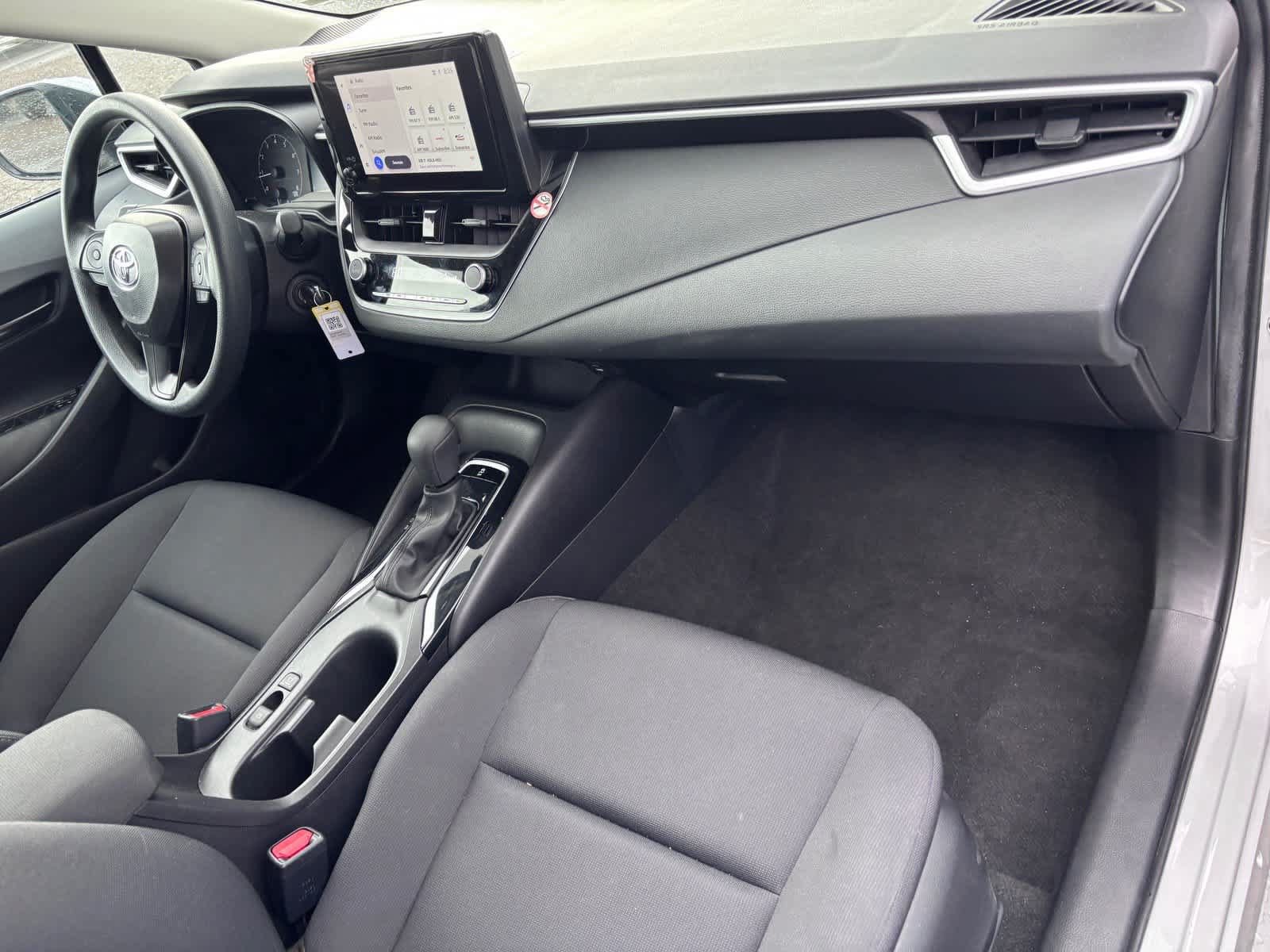 Used 2025 Toyota Corolla LE FWD image 9