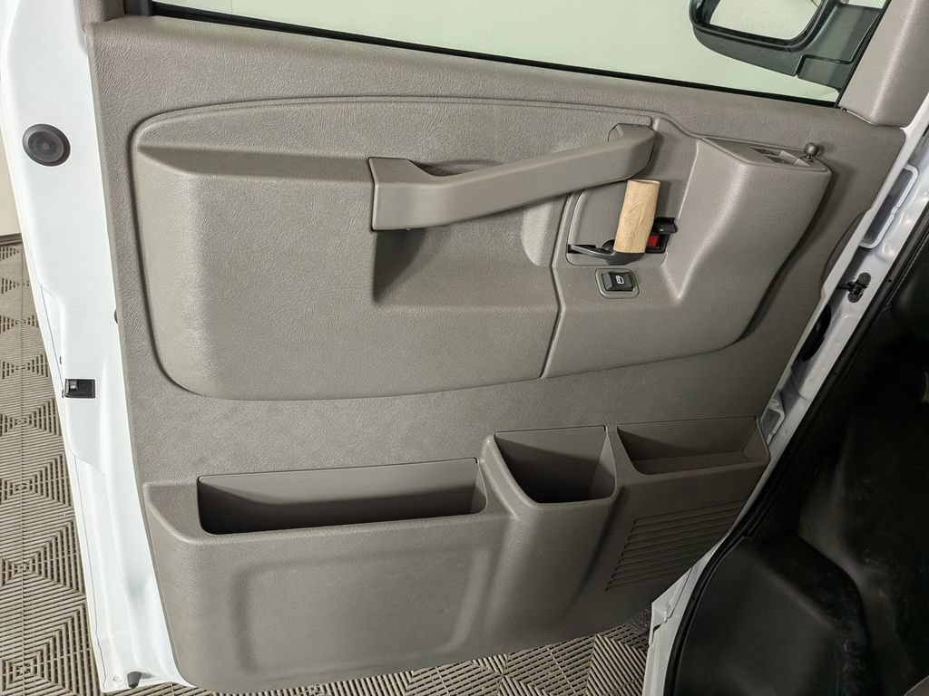 New 2026 Chevrolet Express 2500 w/ Driver Convenience Package RWD image 19