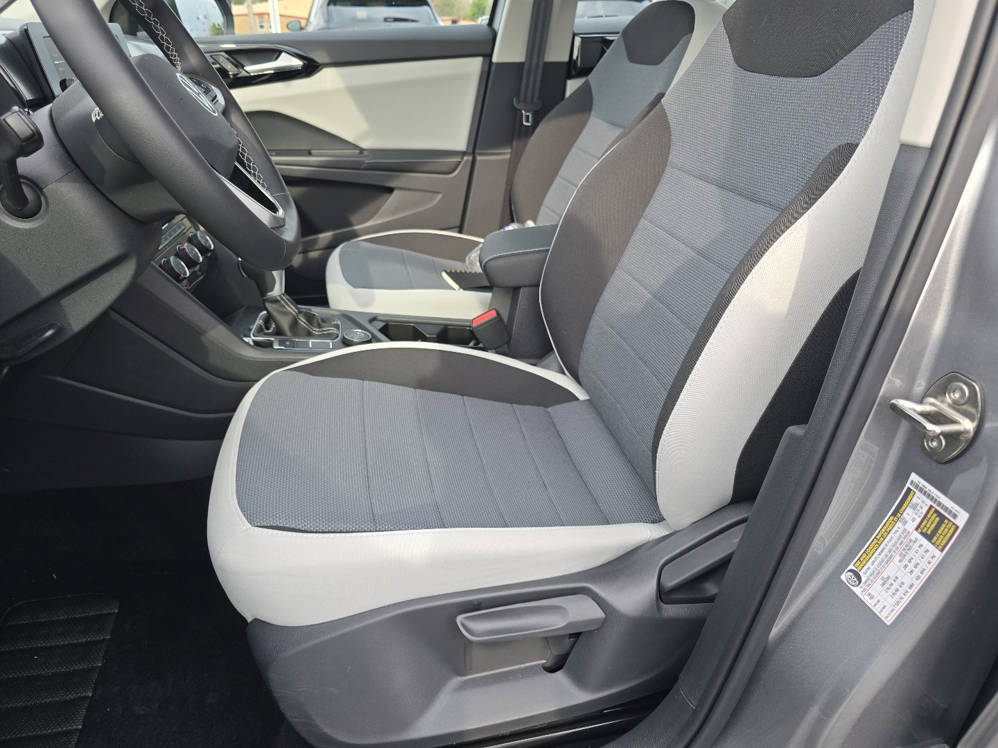 Certified 2025 Volkswagen Taos S AWD/4WD image 29