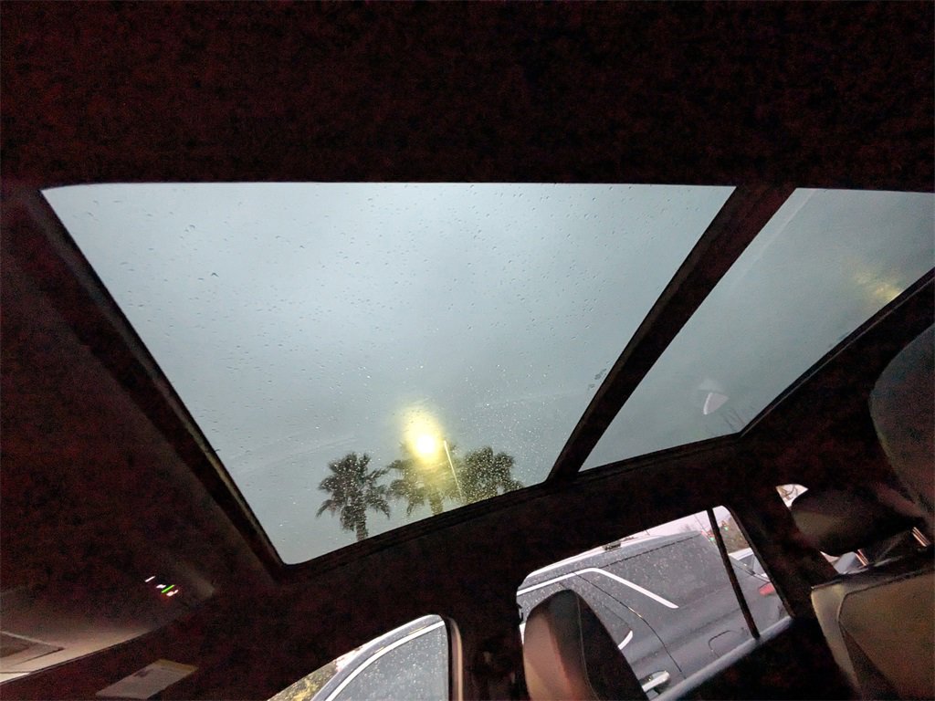 Used 2024 Volkswagen Tiguan SE R-Line image 21