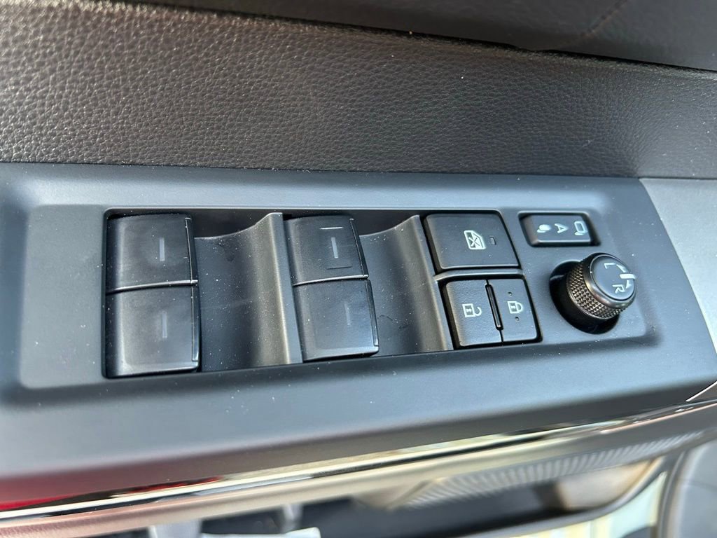 Certified 2026 Toyota Tundra Limited AWD/4WD image 17