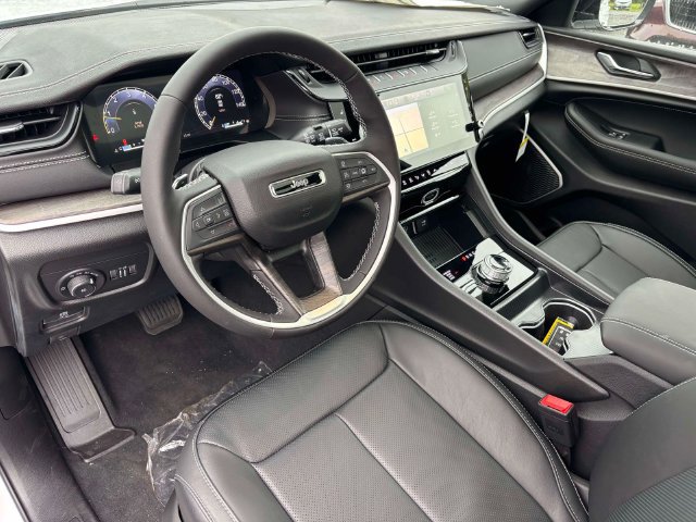 New 2027 Jeep Grand Cherokee L Limited AWD/4WD image 21