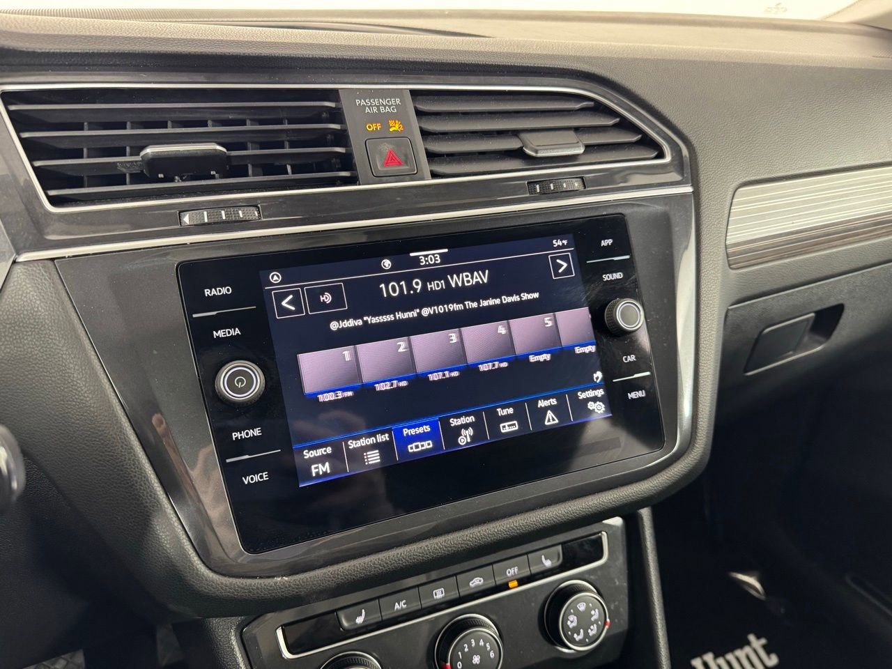 Used 2024 Volkswagen Tiguan Wolfsburg Edition image 13