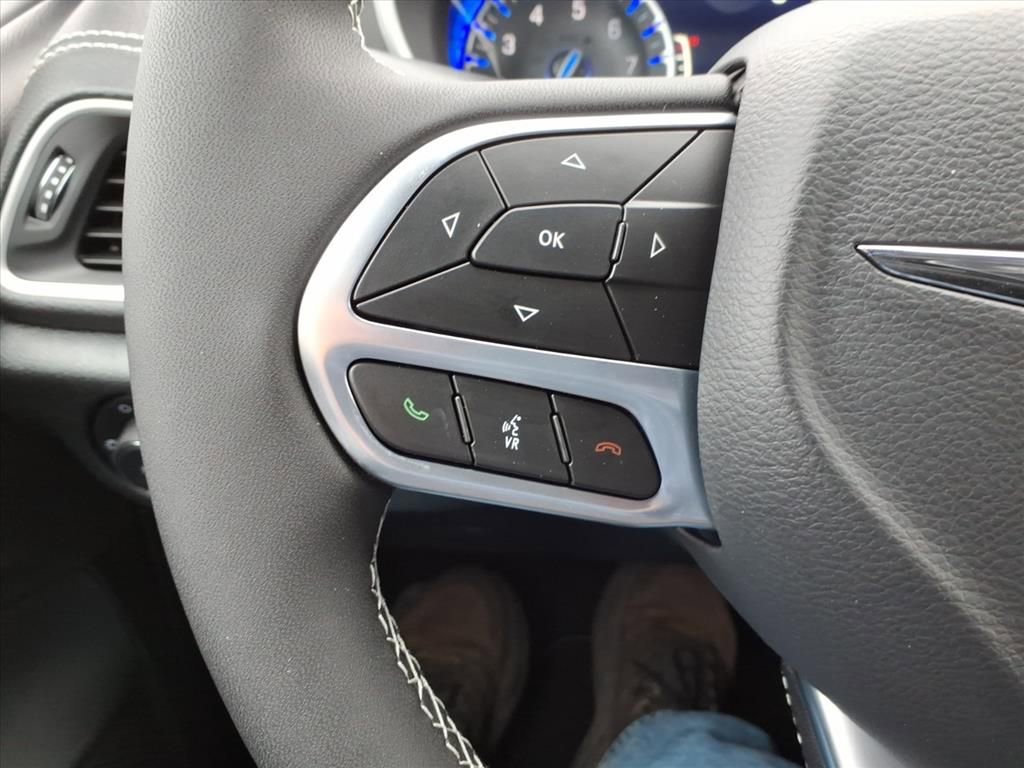 New 2026 Chrysler Pacifica Select image 17