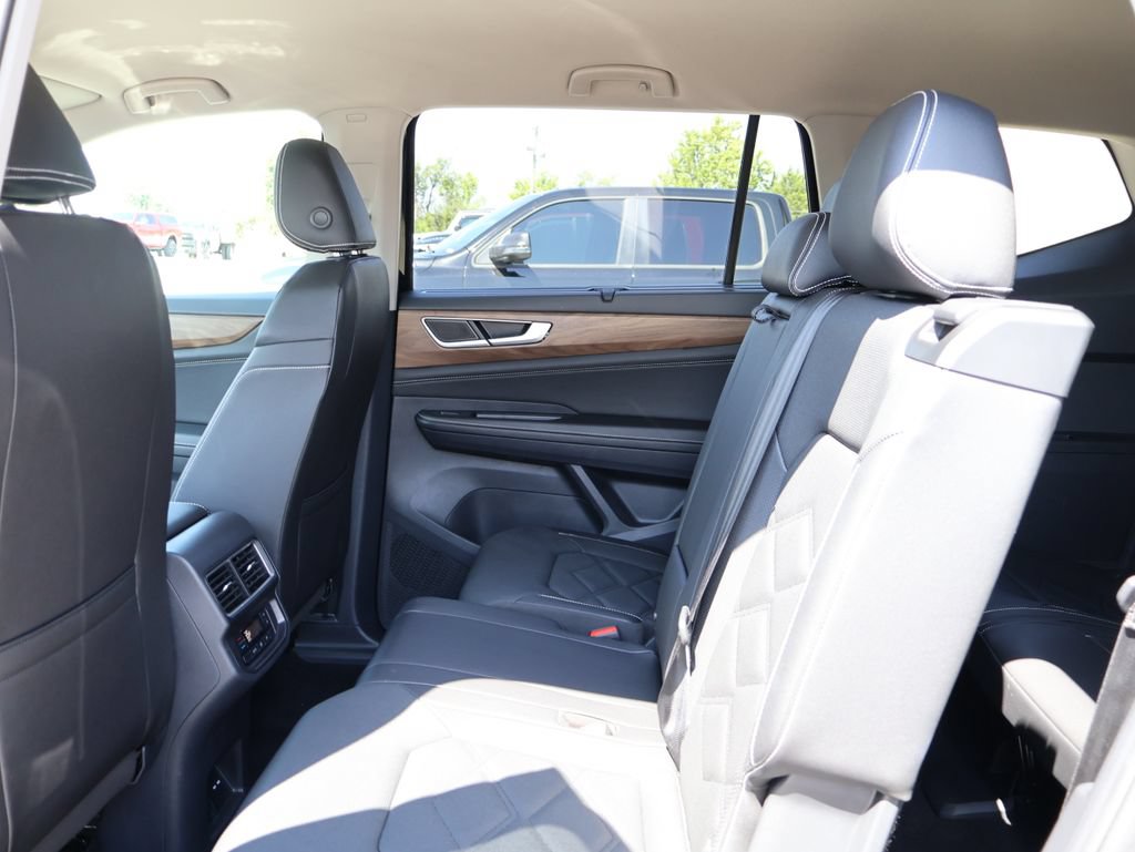 Used 2026 Volkswagen Atlas SE AWD/4WD image 18