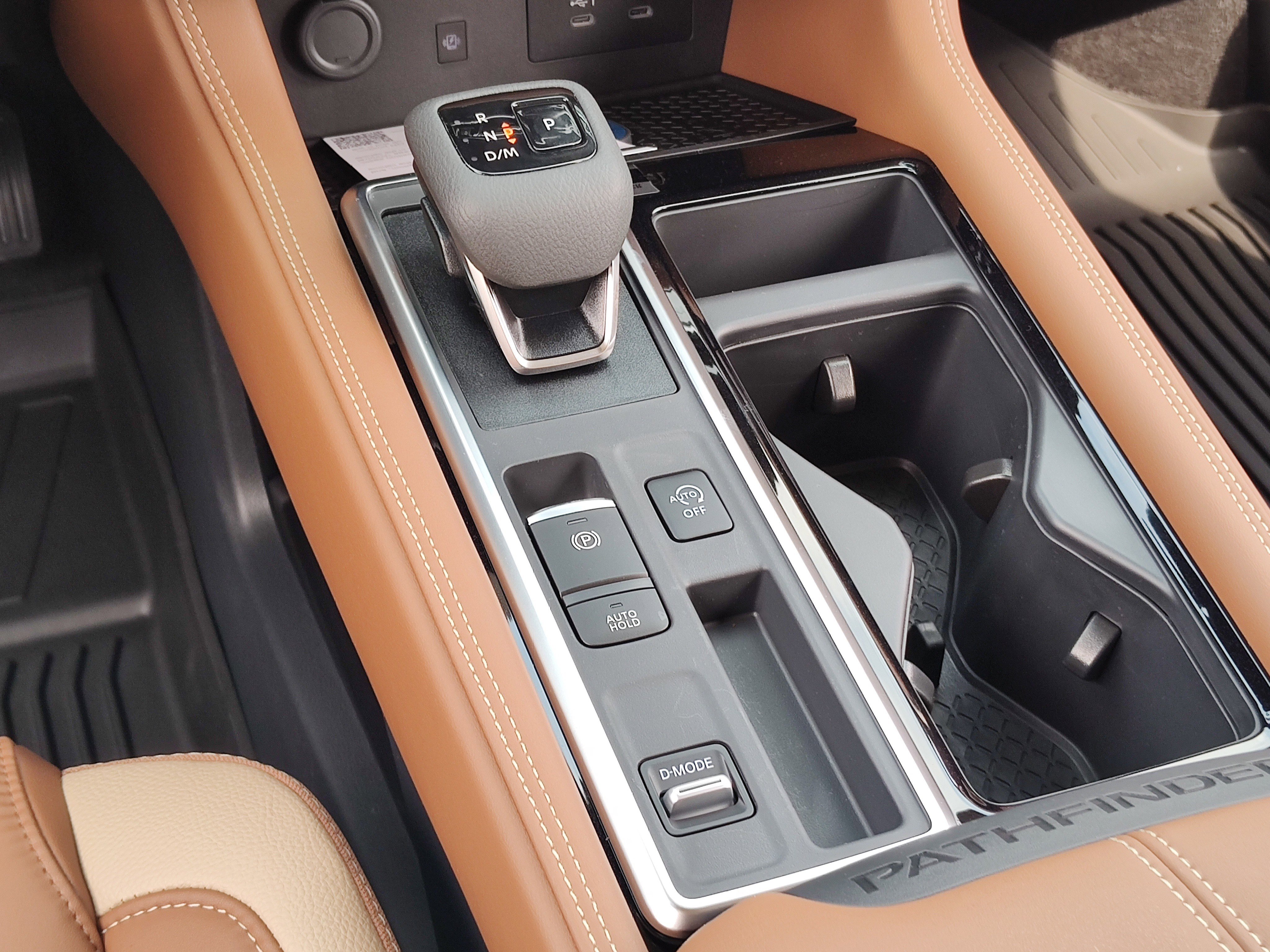 New 2026 Nissan Pathfinder Platinum FWD image 10