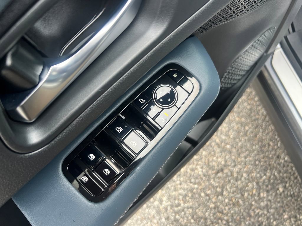 Used 2023 Nissan Ariya image 12