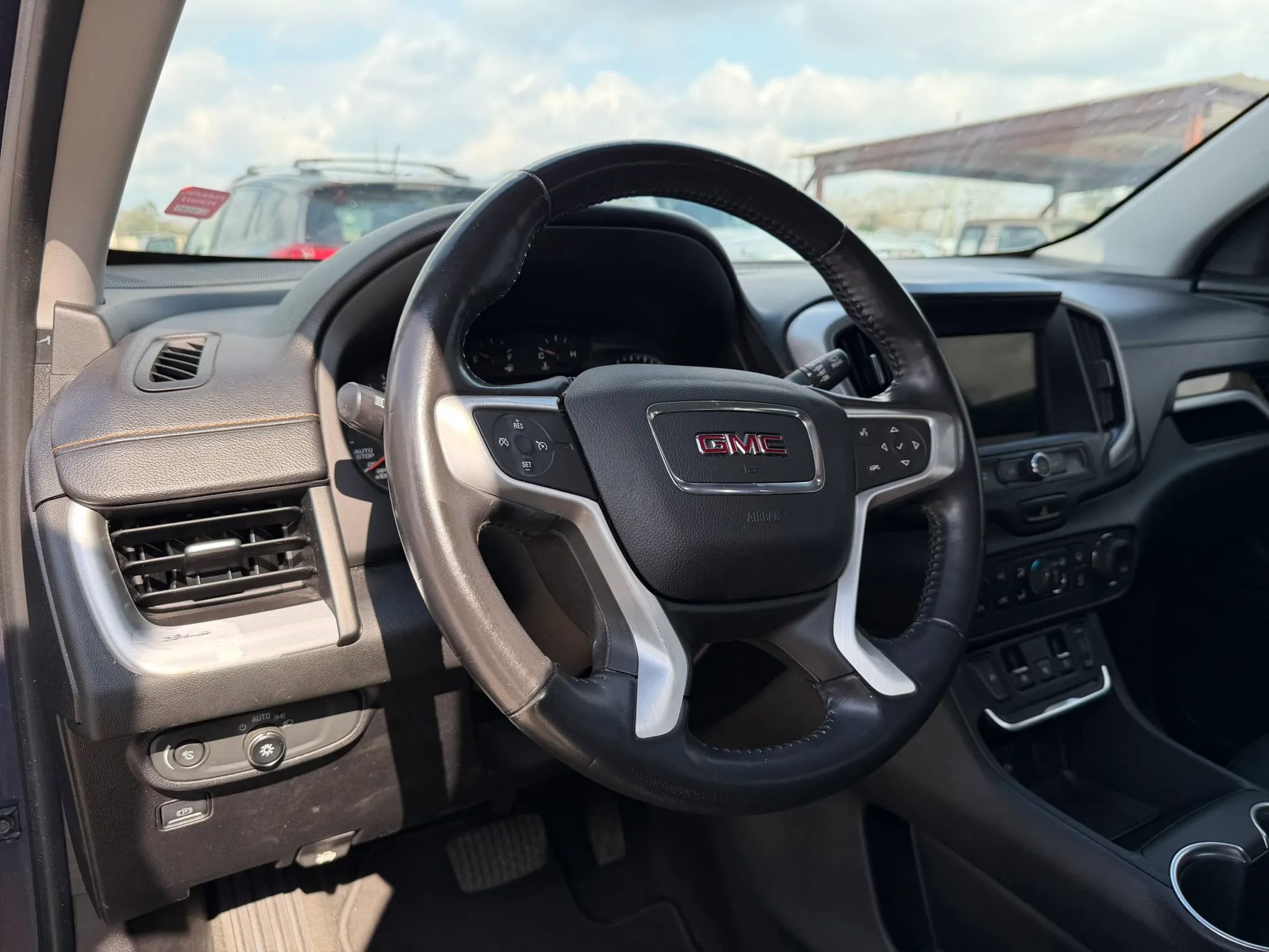 Used 2018 GMC Terrain SLE w/ Driver Convenience Package image 10