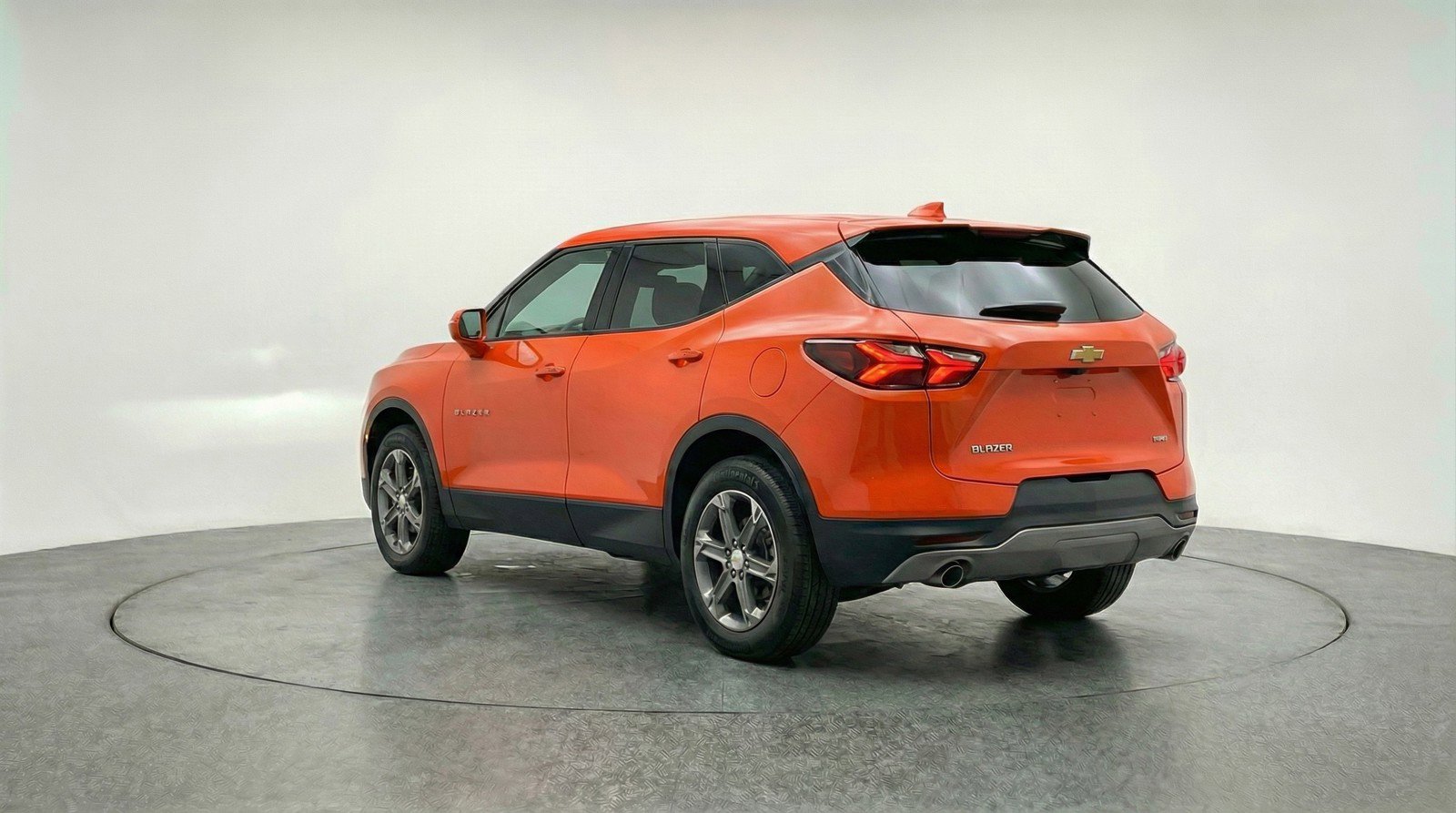 Used 2025 Chevrolet Blazer LT FWD image 6