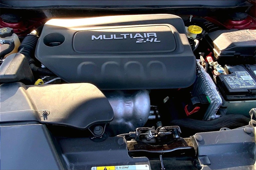 Used 2016 Jeep Cherokee Latitude w/ Comfort & Sound Group image 28