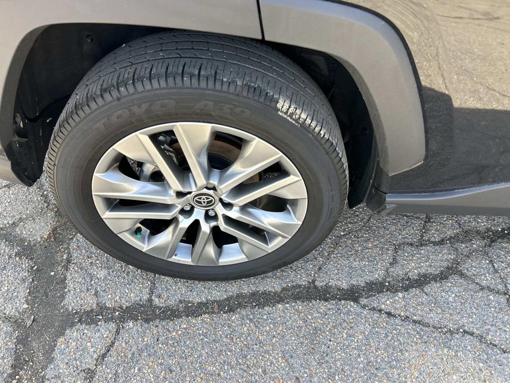 Certified 2022 Toyota RAV4 XLE Premium image 10