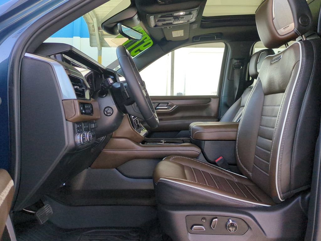 Used 2025 GMC Yukon XL Denali Ultimate AWD/4WD image 23
