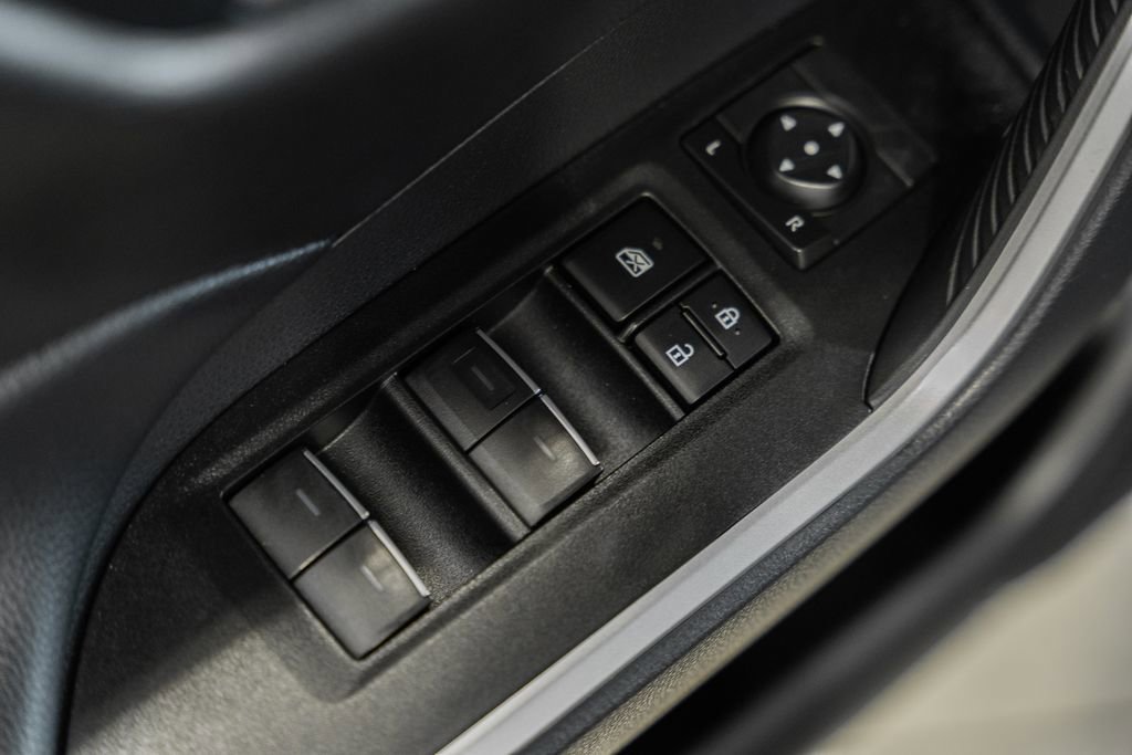 Used 2025 Toyota RAV4 XLE image 33