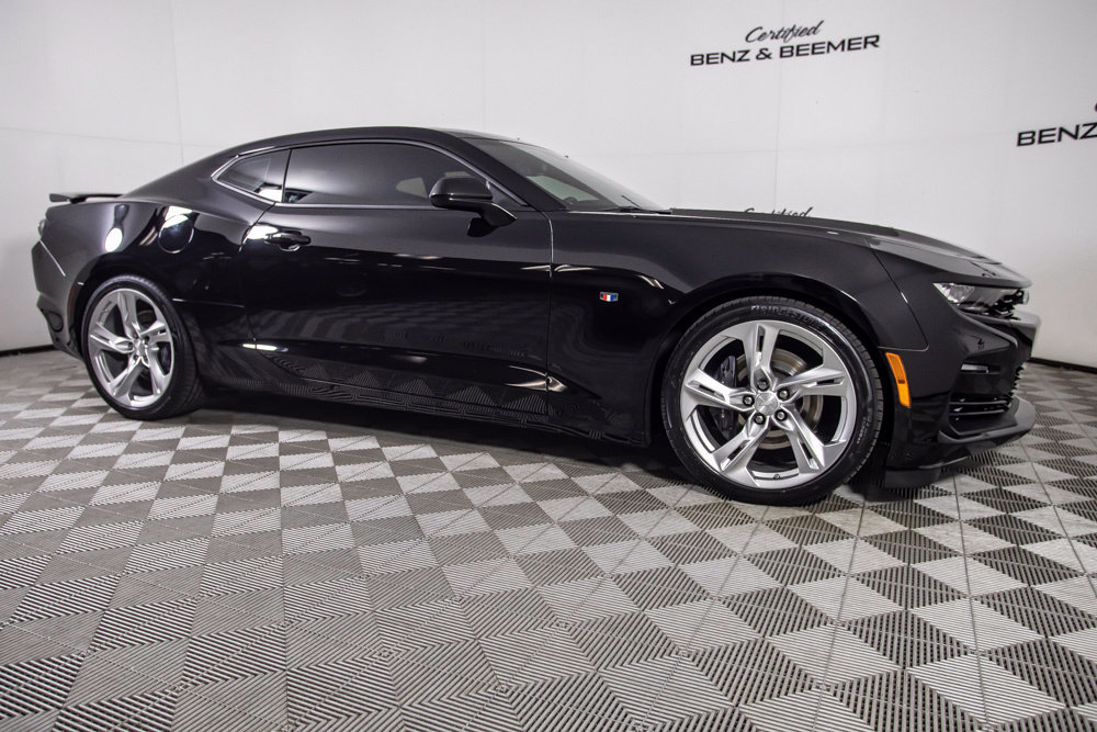 Used 2021 Chevrolet Camaro SS RWD image 2