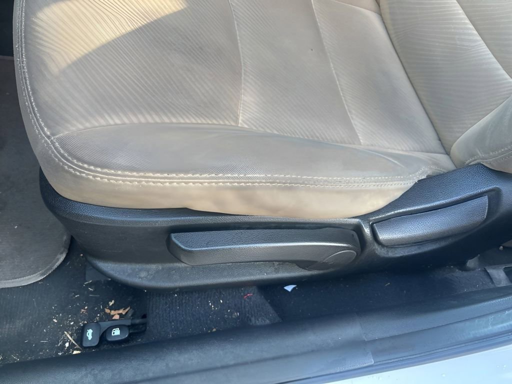 Used 2013 Hyundai Elantra GLS image 15