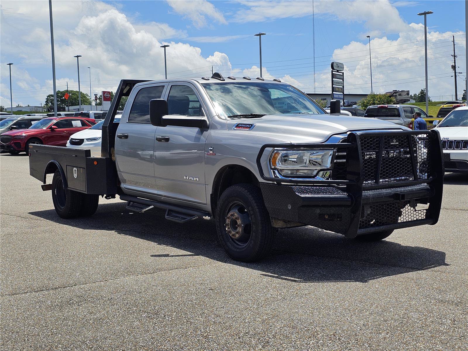 Used 2021 RAM 3500 Tradesman w/ Chrome Appearance Group AWD/4WD image 5