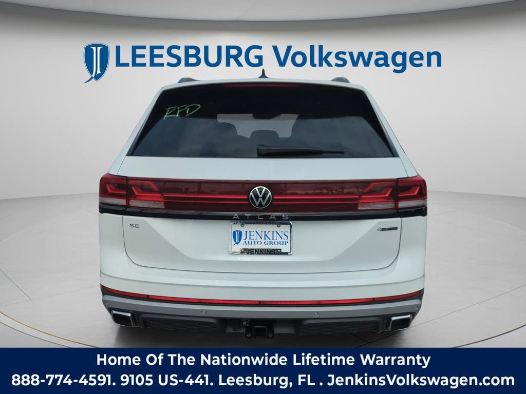 New 2026 Volkswagen Atlas Peak Edition image 7