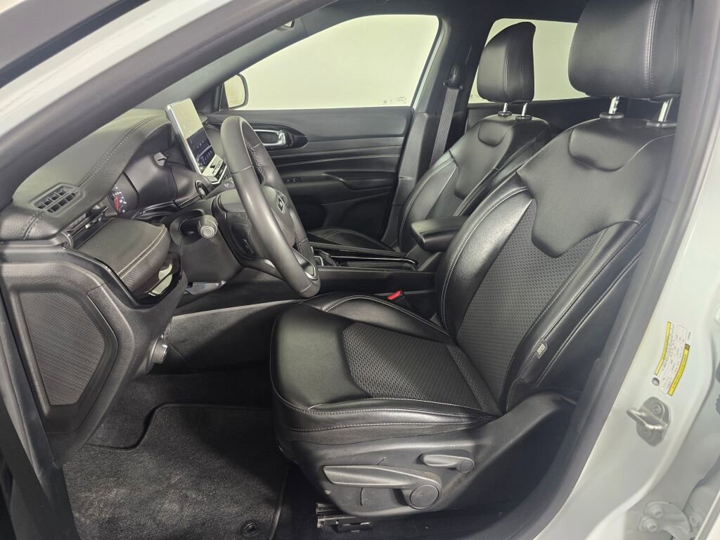 Used 2023 Jeep Compass Altitude image 20