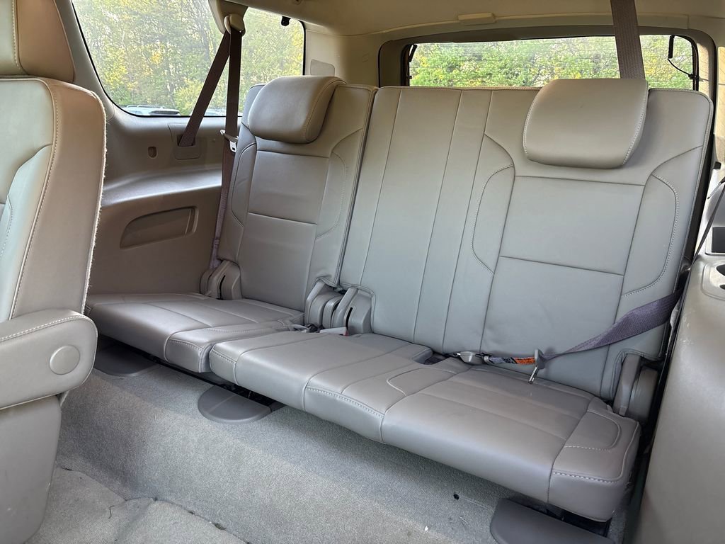 Used 2018 Chevrolet Suburban LT AWD/4WD image 13