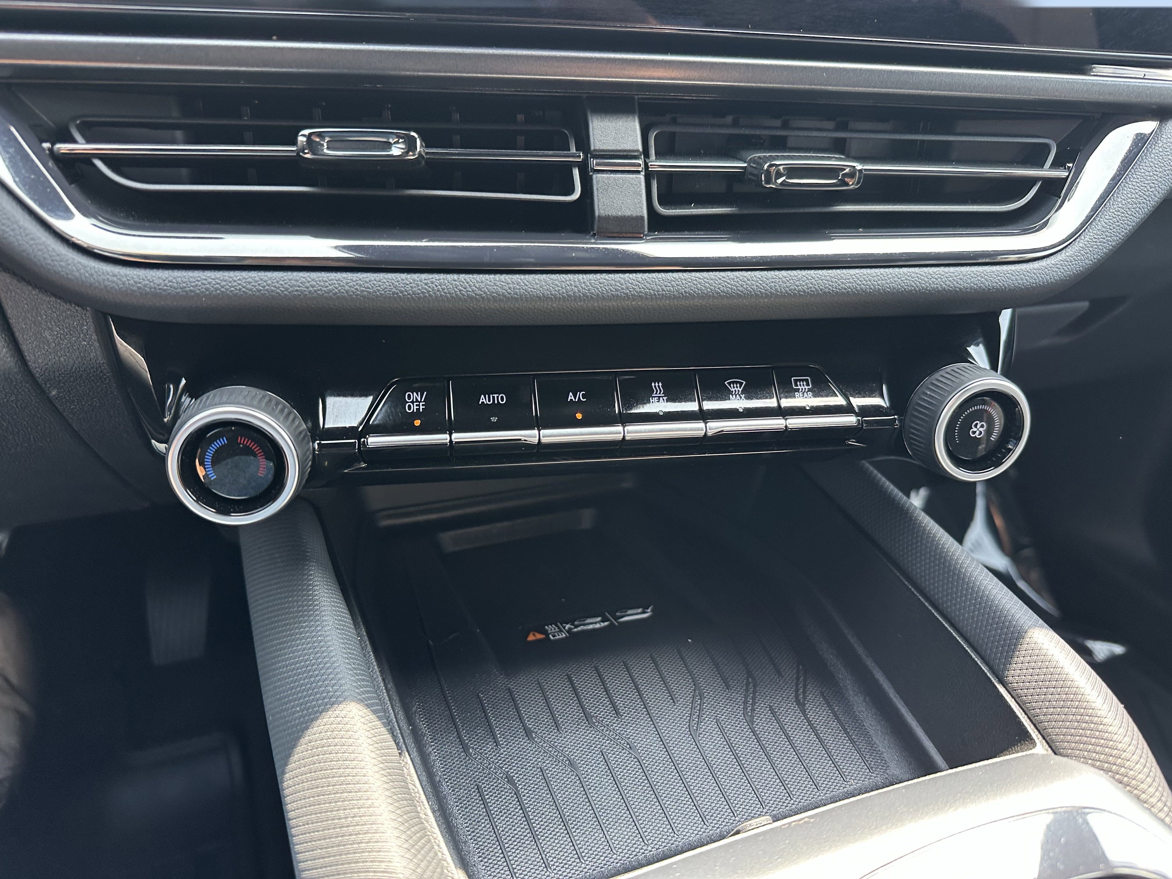 New 2025 Chevrolet Equinox EV RS image 14