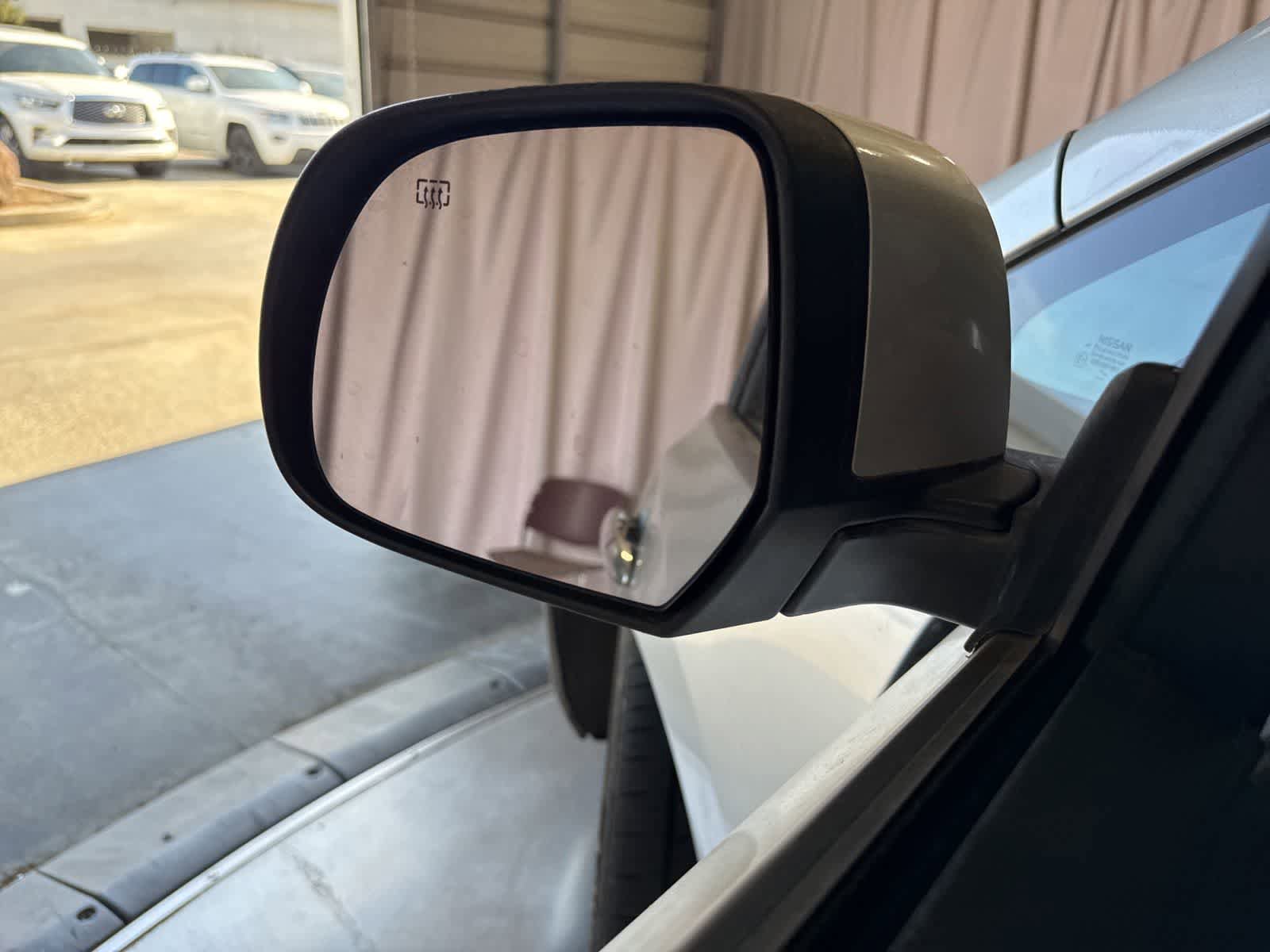 Used 2015 Nissan Leaf S FWD image 14