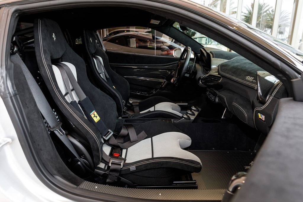 Used 2015 Ferrari 458 Speciale Coupe image 27