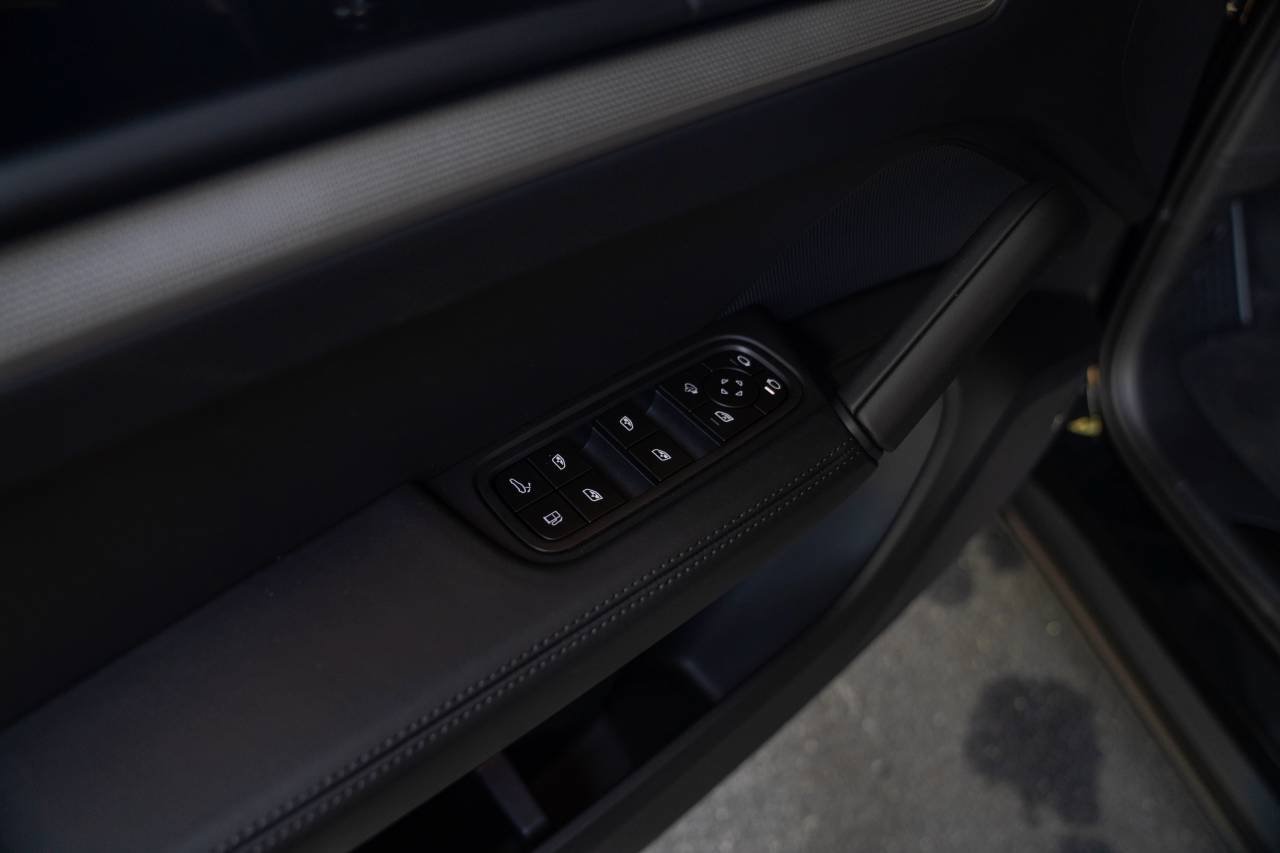New 2026 Porsche Cayenne S AWD/4WD image 27
