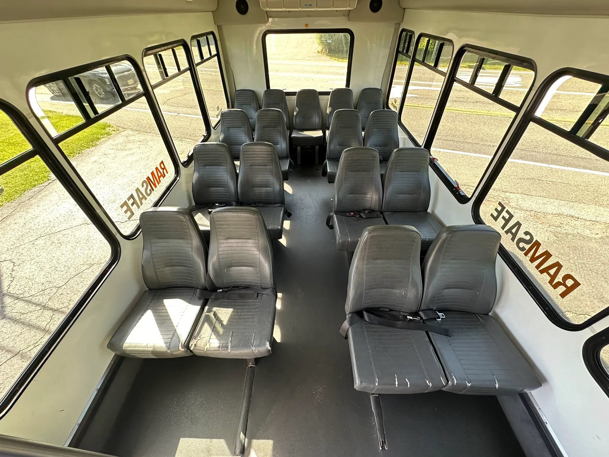 Used 2013 Ford E-450 and Econoline 450 Super Duty w/ Shuttle Bus Prep Pkg RWD image 21