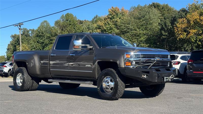Used 2015 Chevrolet Silverado 3500 High Country w/ Duramax Plus Package AWD/4WD image 4