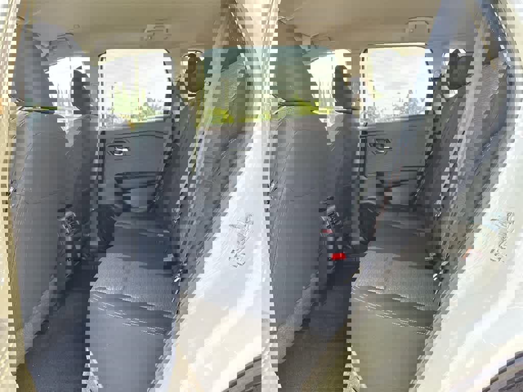 Used 2023 Nissan Rogue SV image 28