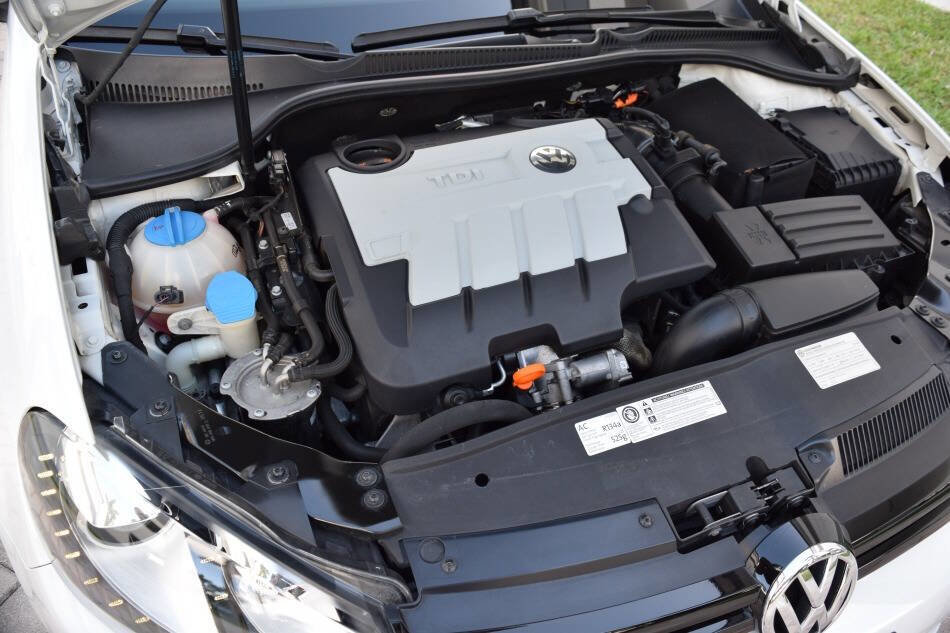 Used 2013 Volkswagen Golf TDI image 92