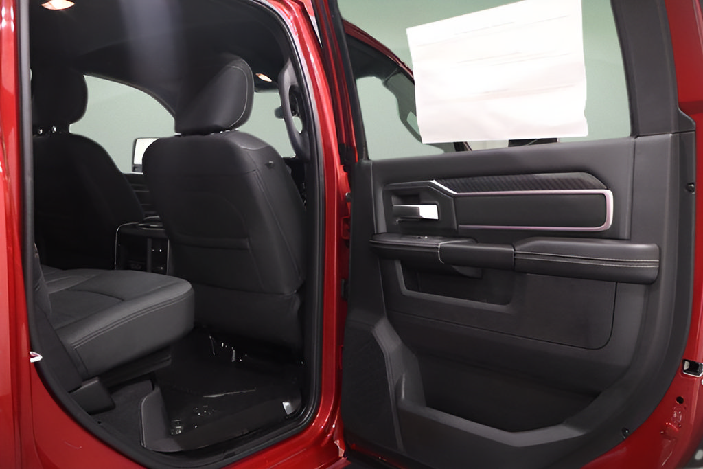 New 2026 RAM 2500 Big Horn AWD/4WD image 16