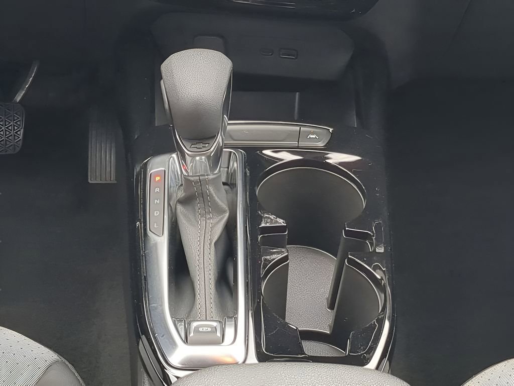Used 2025 Chevrolet Trax LT w/ LT Convenience Package image 18