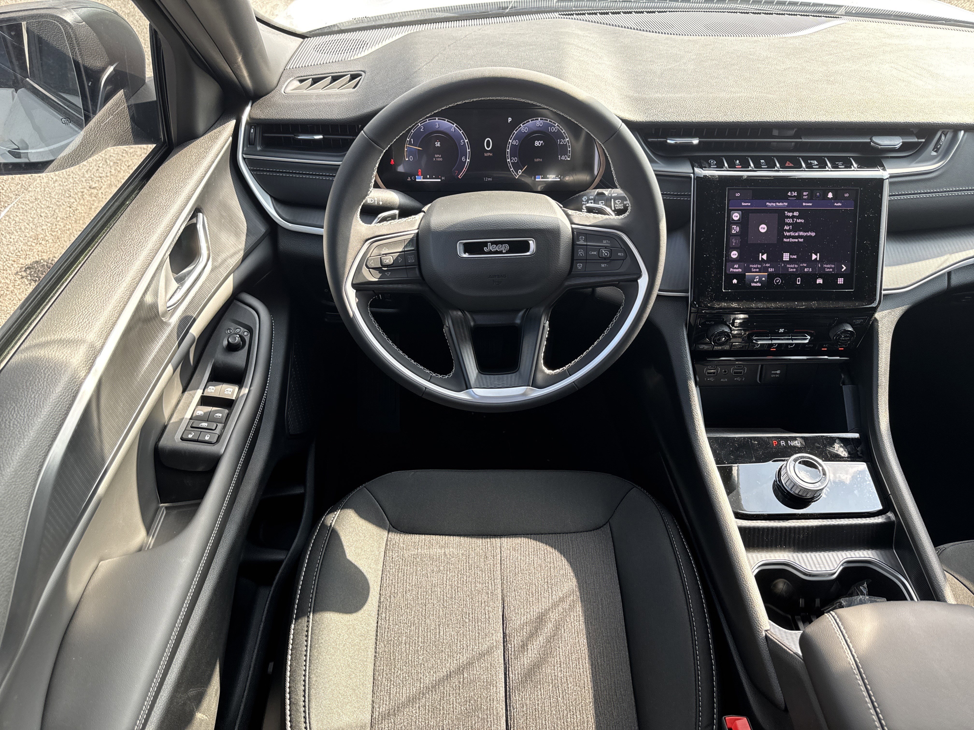 New 2025 Jeep Grand Cherokee L Laredo image 14