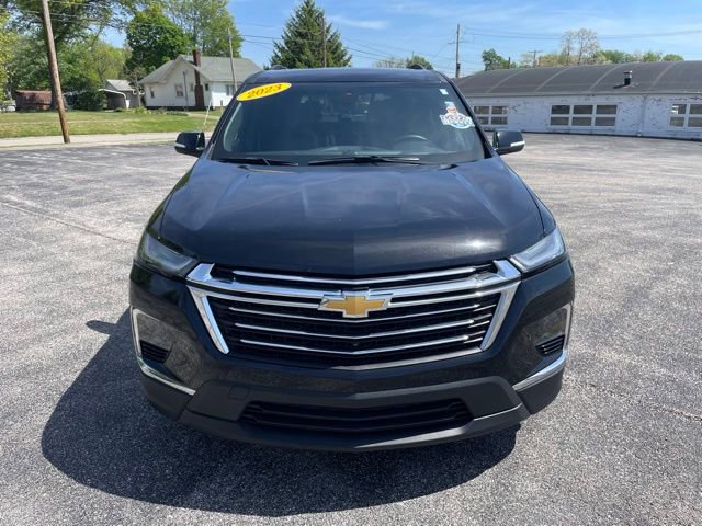Used 2023 Chevrolet Traverse LT w/ LT Premium Package FWD image 2