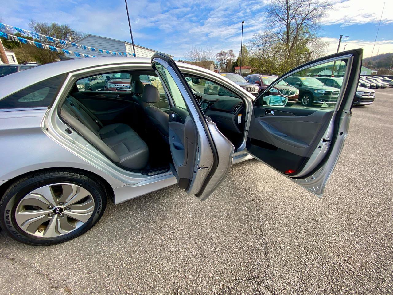 Used 2014 Hyundai Sonata Limited w/ Panoramic Sunroof Package 02 FWD image 11