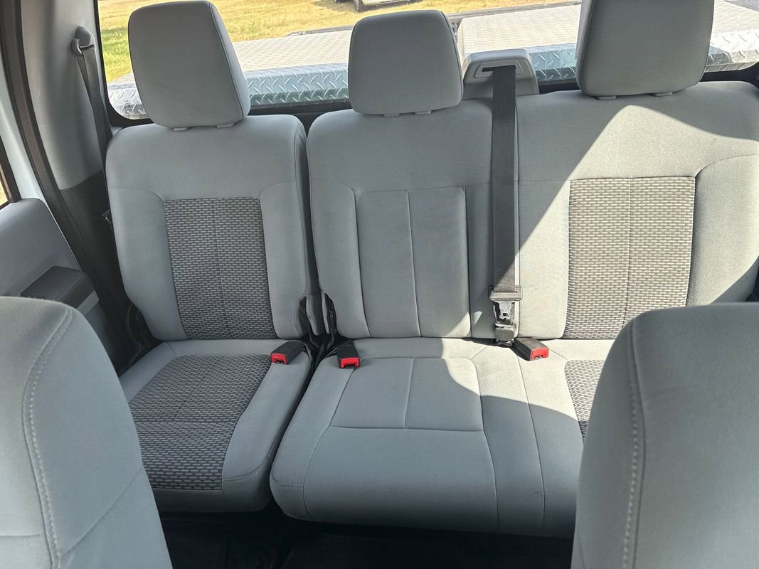 Used 2015 Ford F250 XL w/ Camper Package image 19