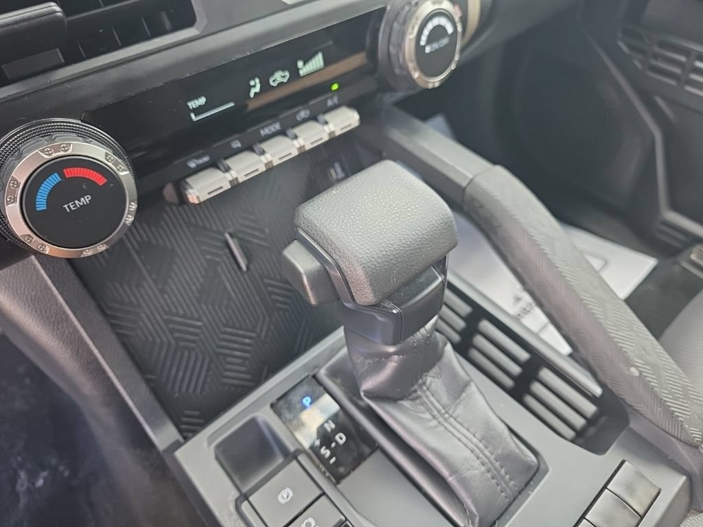 Certified 2025 Toyota Tacoma SR5 AWD/4WD image 21