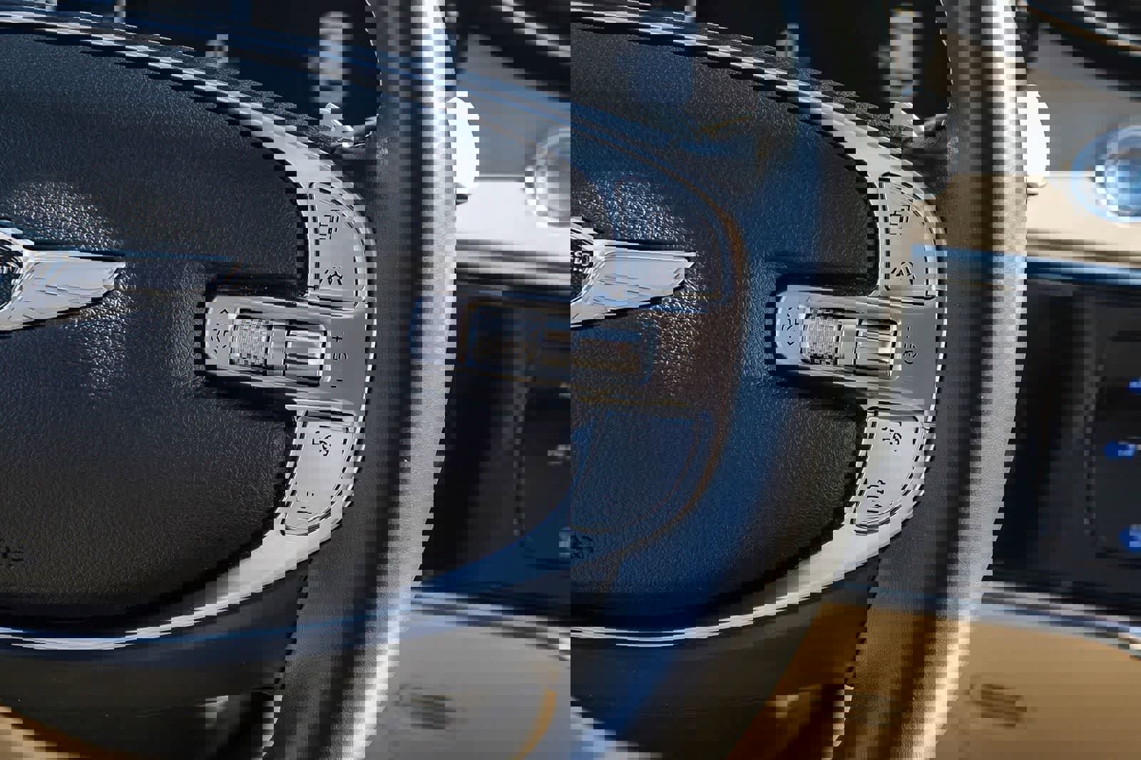 Used 2022 Genesis GV70 2.5T w/ Select Package image 17