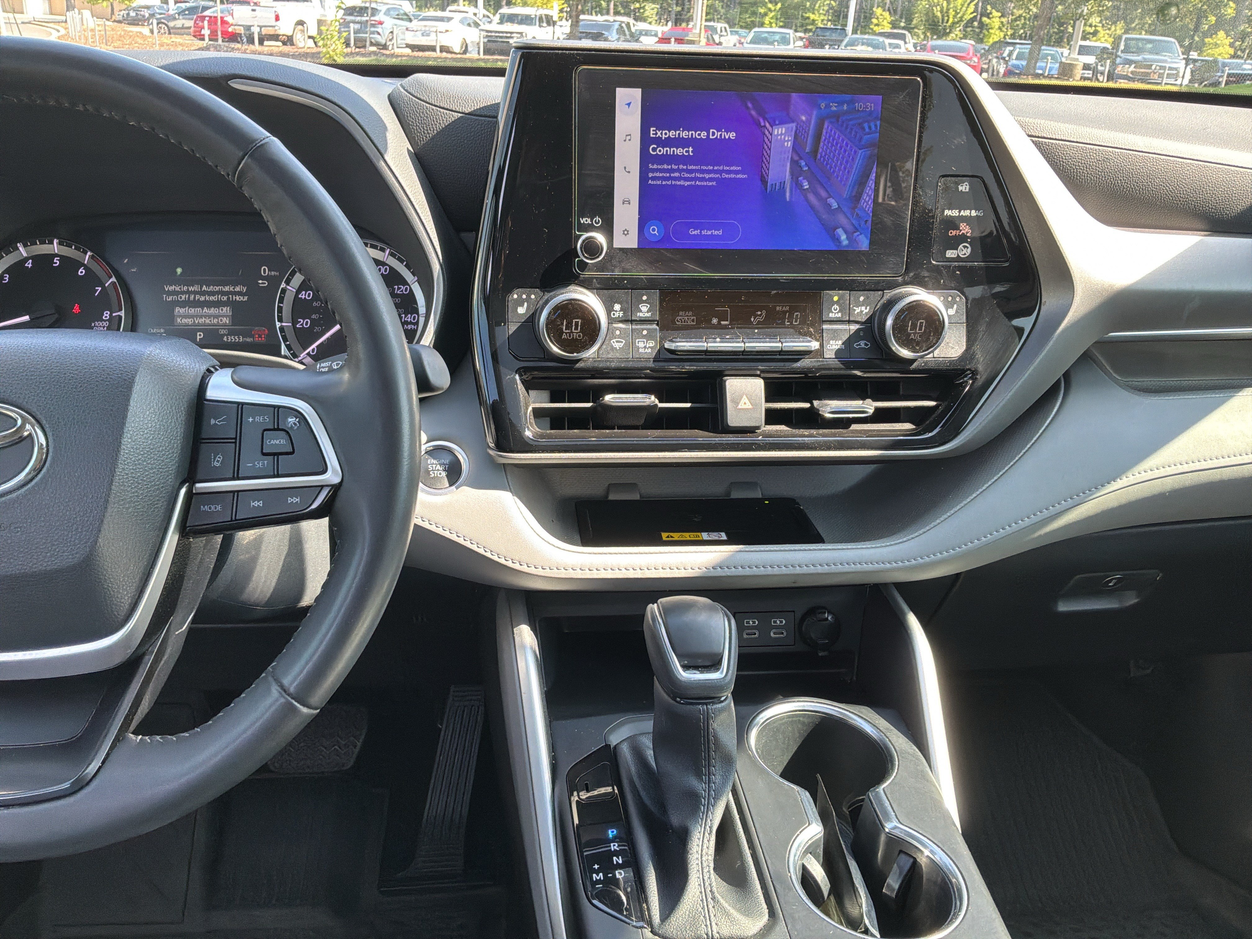 Used 2024 Toyota Highlander XLE AWD/4WD image 30