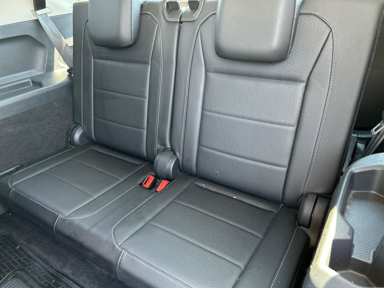 Used 2018 Volkswagen Tiguan SE w/ 3rd Row Seat Package AWD/4WD image 22