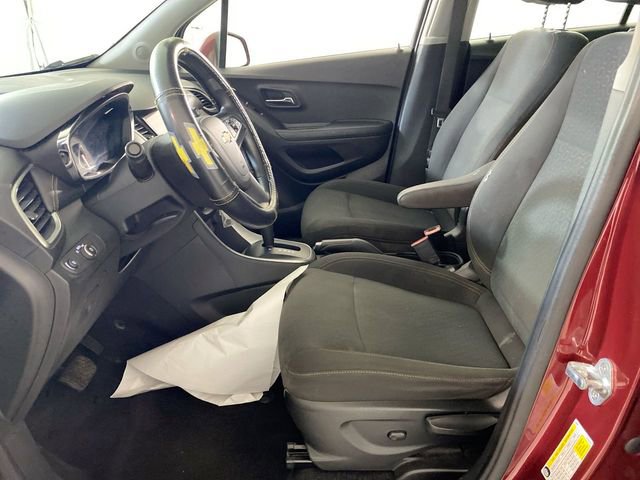 Used 2021 Chevrolet Trax LS AWD/4WD image 24