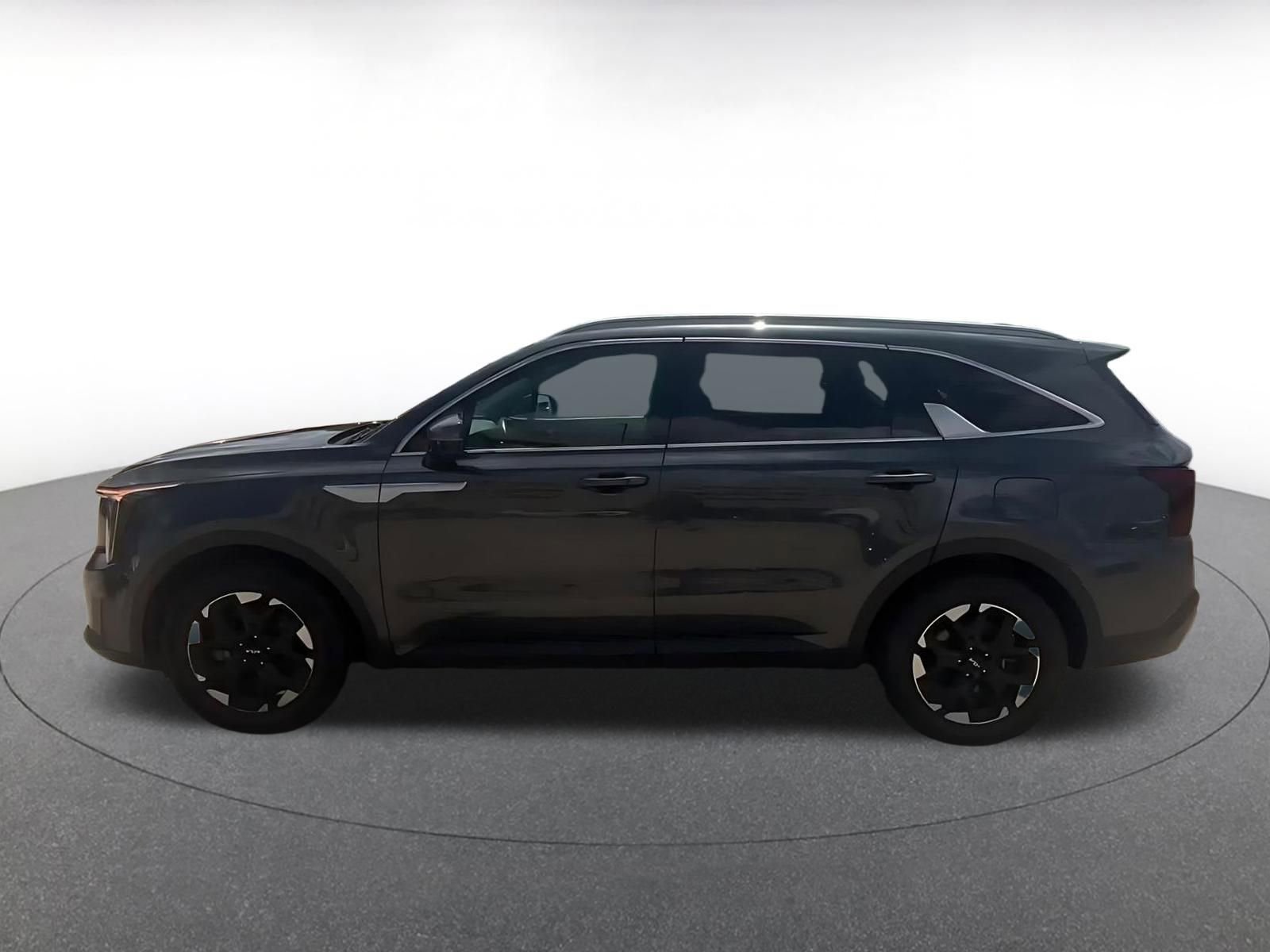 Used 2024 Kia Sorento S FWD image 9