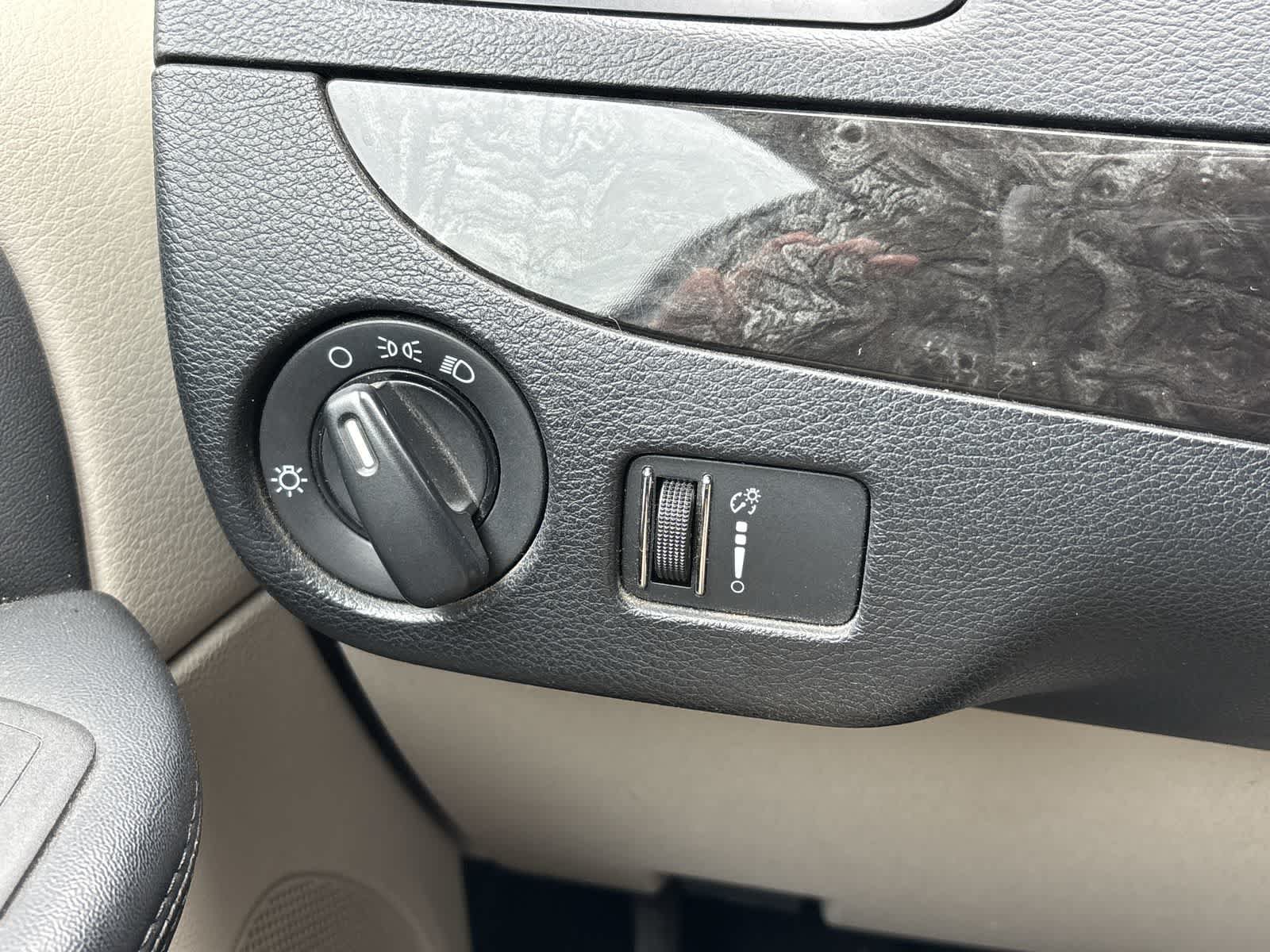 Used 2014 Dodge Grand Caravan SXT FWD image 7