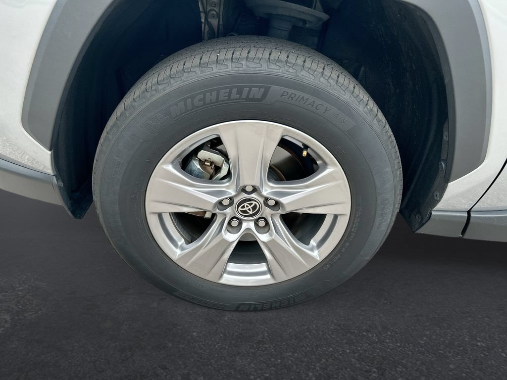 Used 2023 Toyota RAV4 XLE w/ Convenience Package FWD image 10