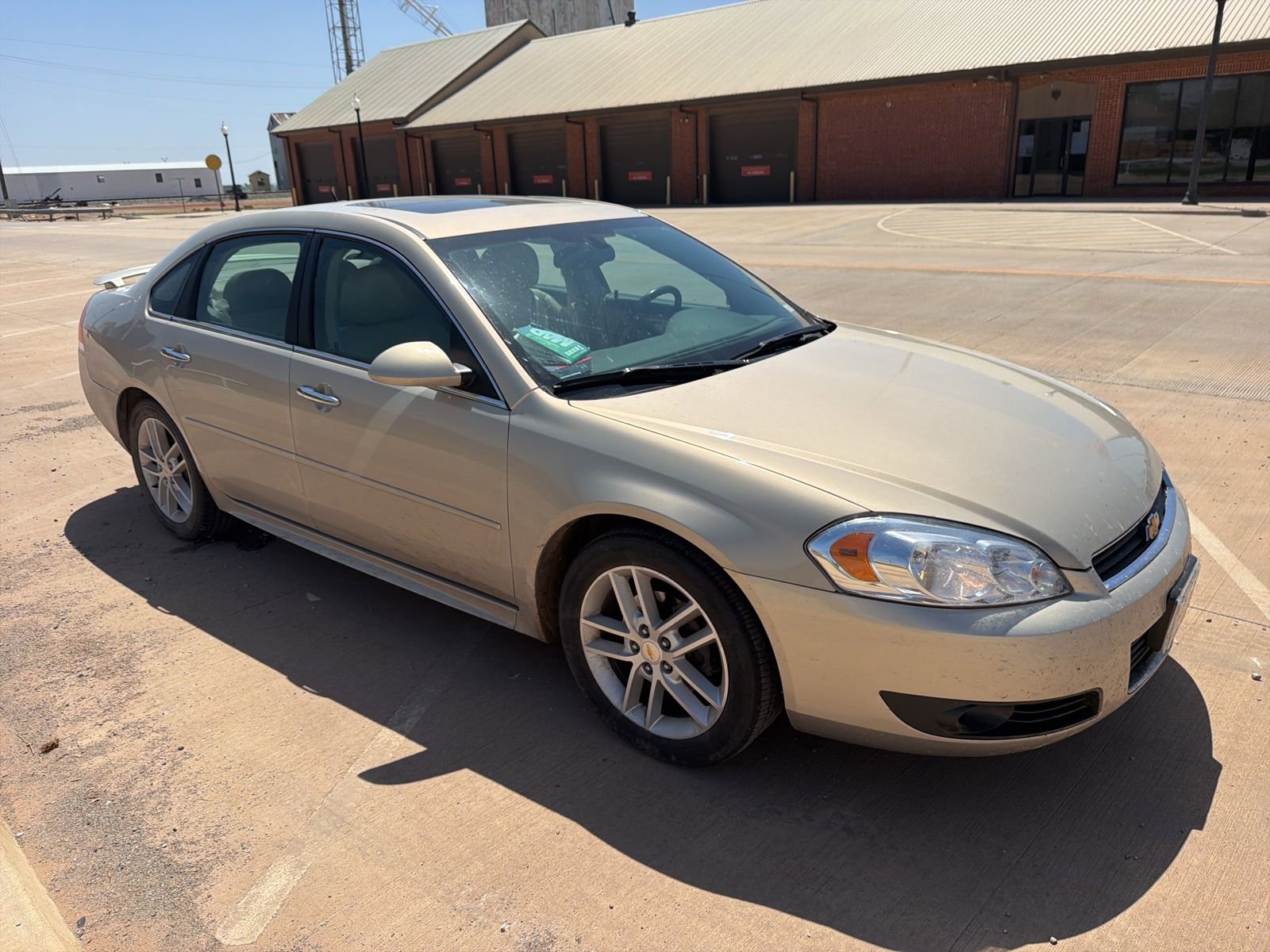 Used 2010 Chevrolet Impala LTZ FWD image 2