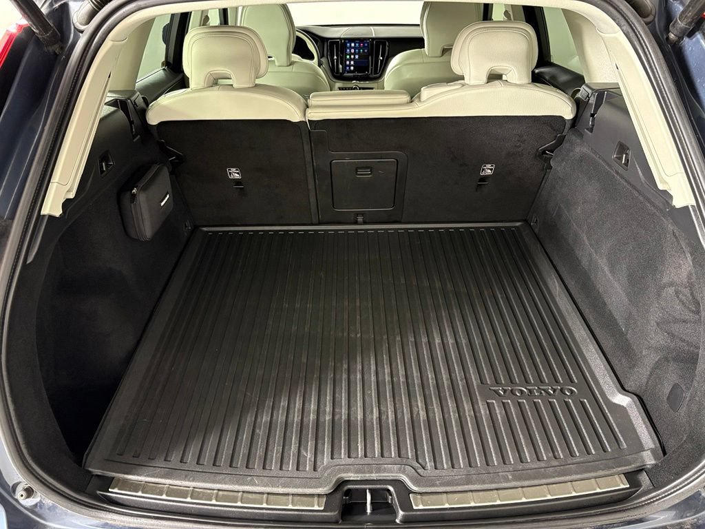 Used 2023 Volvo XC60 B5 Plus w/ Climate Package FWD image 37