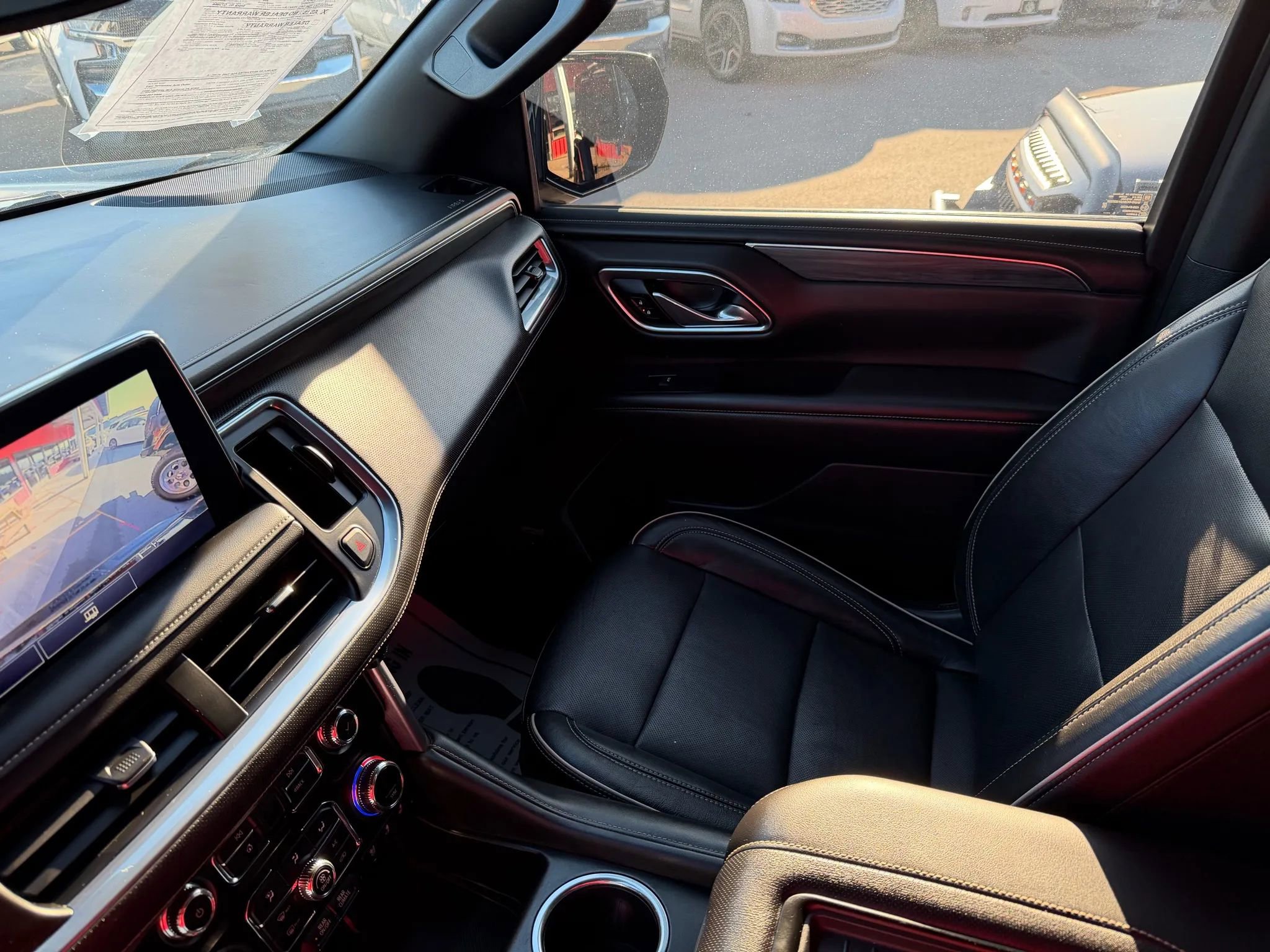 Used 2021 GMC Yukon XL SLT image 11