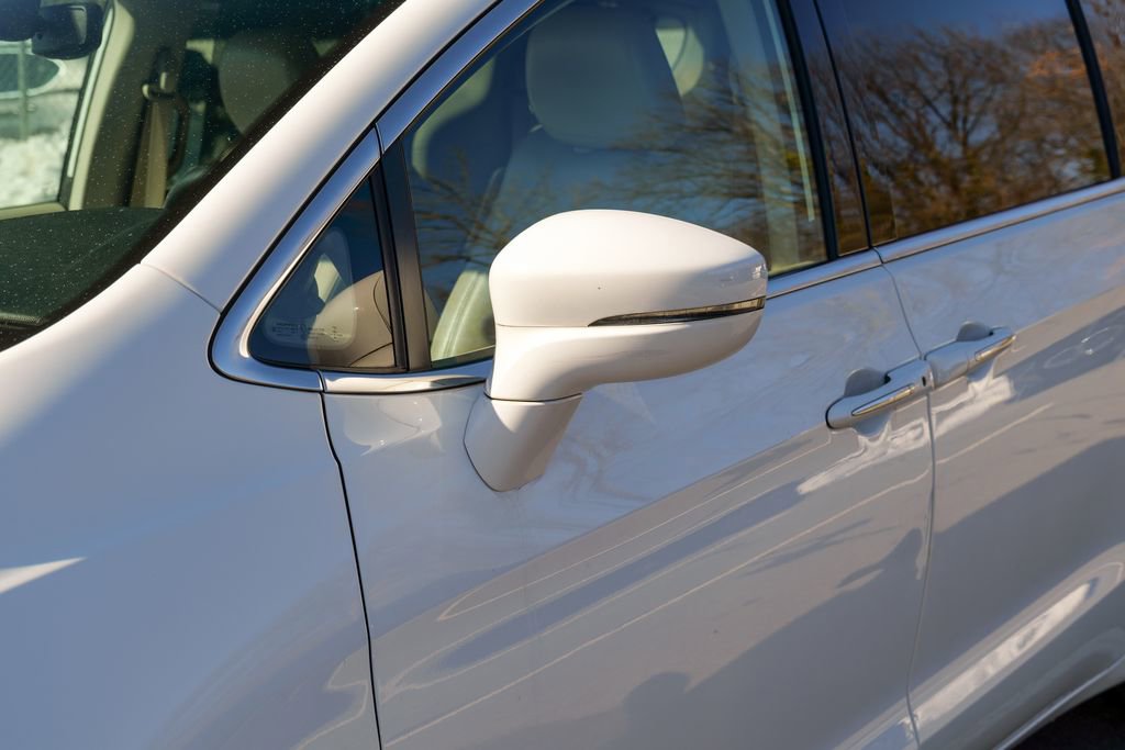 Used 2021 Chrysler Pacifica Touring-L image 9