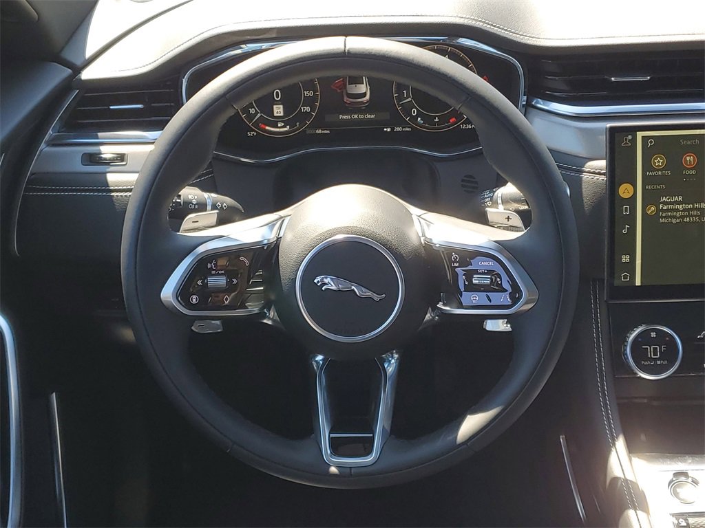 New 2025 Jaguar F-PACE R-Dynamic S image 29